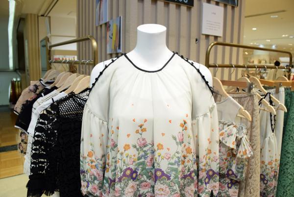 日本橋三越で秋田県湯沢の伝統工芸品とクリエイターのコラボ企画がスタート。e.m.やシアタープロダクツなどが参加