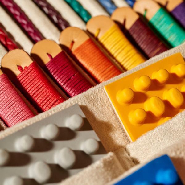 トッズ、イタリアの工房から職人が来日。バッグやシューズの製作を実演披露するポップアップイベント開催