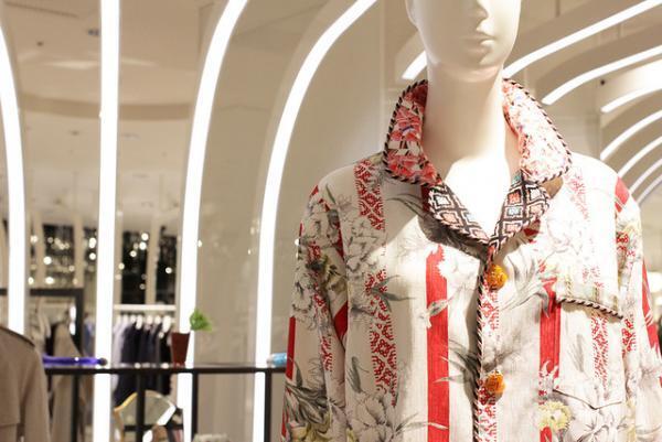 ヴィンテージ生地やボタンでカスタムした“私だけの一点物”、新宿伊勢丹へMA deshabilleの期間限定サロン