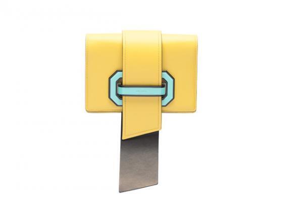 プラダ、フロントの“リボン”がチャームポイントの新作リボンバッグコレクションを発売