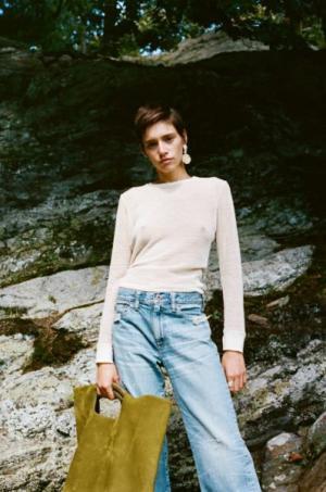 サイモン ミラーより繊細な色のグラデーションで表現されたバッグの新色が発売