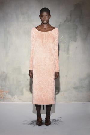 イサ・アフェン、着飾る私たちを隠喩的に表現【2017-18秋冬ウィメンズ】