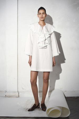 イサ・アフェン、着飾る私たちを隠喩的に表現【2017-18秋冬ウィメンズ】