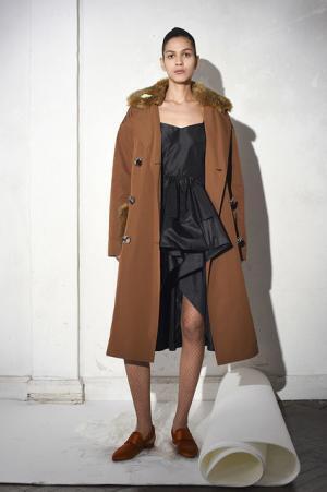 イサ・アフェン、着飾る私たちを隠喩的に表現【2017-18秋冬ウィメンズ】