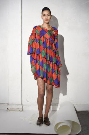 イサ・アフェン、着飾る私たちを隠喩的に表現【2017-18秋冬ウィメンズ】