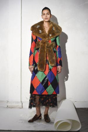 イサ・アフェン、着飾る私たちを隠喩的に表現【2017-18秋冬ウィメンズ】