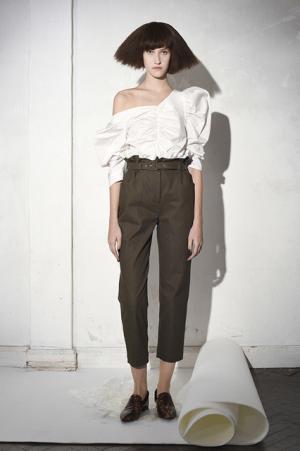 イサ・アフェン、着飾る私たちを隠喩的に表現【2017-18秋冬ウィメンズ】