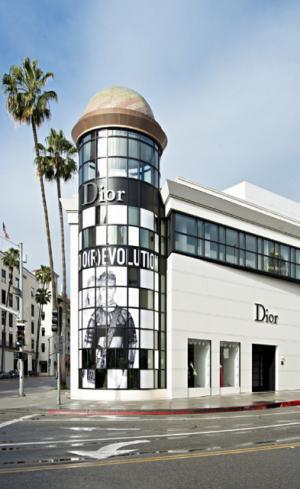 ディオール、新作コレクションのポップアップが世界各地でオープン。国内では新宿伊勢丹、阪急うめだで展開
