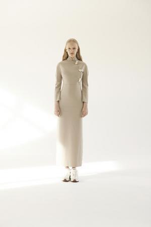 蛸にインスパイアされたアウェイクのダークフェミニンな世界【2017-18秋冬ウィメンズ】