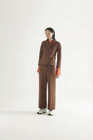 蛸にインスパイアされたアウェイクのダークフェミニンな世界【2017-18秋冬ウィメンズ】