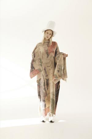 蛸にインスパイアされたアウェイクのダークフェミニンな世界【2017-18秋冬ウィメンズ】