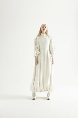 蛸にインスパイアされたアウェイクのダークフェミニンな世界【2017-18秋冬ウィメンズ】