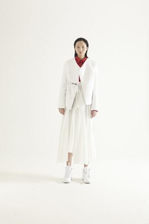 蛸にインスパイアされたアウェイクのダークフェミニンな世界【2017-18秋冬ウィメンズ】