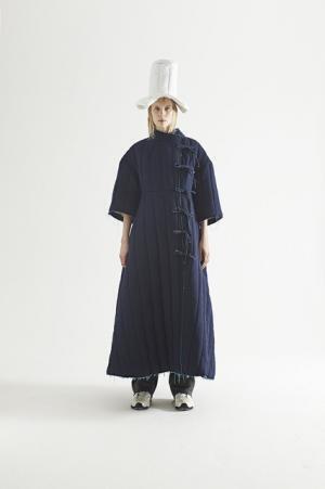 蛸にインスパイアされたアウェイクのダークフェミニンな世界【2017-18秋冬ウィメンズ】