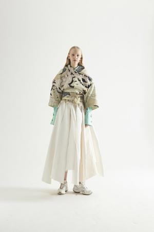 蛸にインスパイアされたアウェイクのダークフェミニンな世界【2017-18秋冬ウィメンズ】