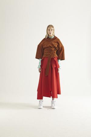 蛸にインスパイアされたアウェイクのダークフェミニンな世界【2017-18秋冬ウィメンズ】