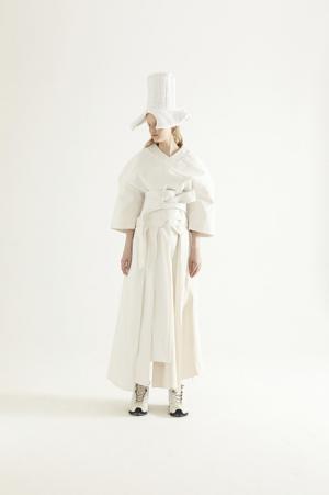 蛸にインスパイアされたアウェイクのダークフェミニンな世界【2017-18秋冬ウィメンズ】