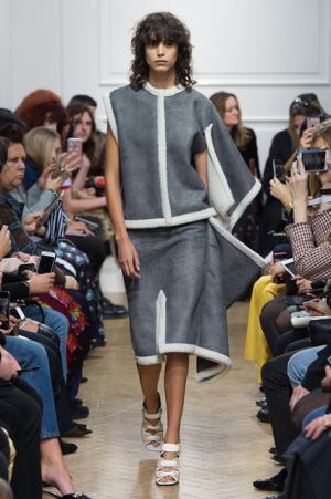 【ルック】J.W.アンダーソン2017-18秋冬ウィメンズコレクション