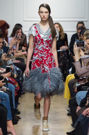 【ルック】J.W.アンダーソン2017-18秋冬ウィメンズコレクション