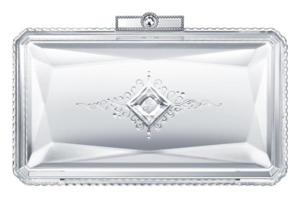 ジルスチュアート ビューティの新ベースメイクコレクション、スワロフスキーをあしらったパクトで登場