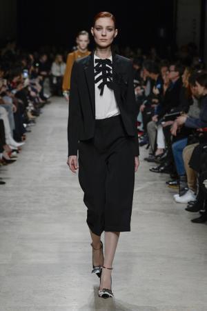 ロシャス、かつてのブルジョワの装いを現代へ昇華【2017-18秋冬ウィメンズ】