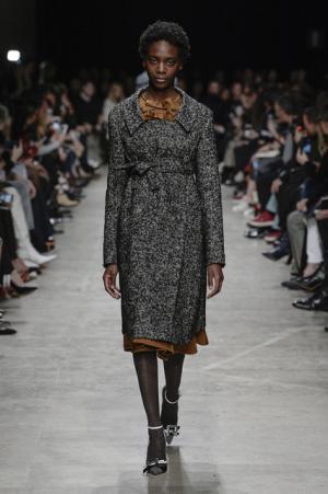 ロシャス、かつてのブルジョワの装いを現代へ昇華【2017-18秋冬ウィメンズ】