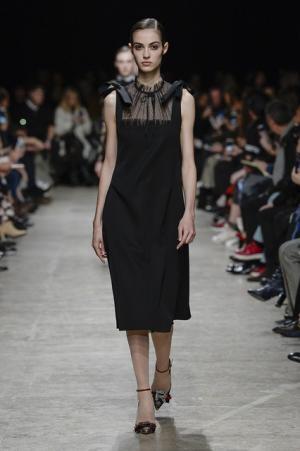 ロシャス、かつてのブルジョワの装いを現代へ昇華【2017-18秋冬ウィメンズ】