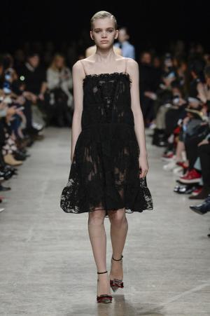 ロシャス、かつてのブルジョワの装いを現代へ昇華【2017-18秋冬ウィメンズ】