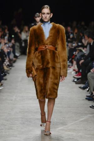 ロシャス、かつてのブルジョワの装いを現代へ昇華【2017-18秋冬ウィメンズ】