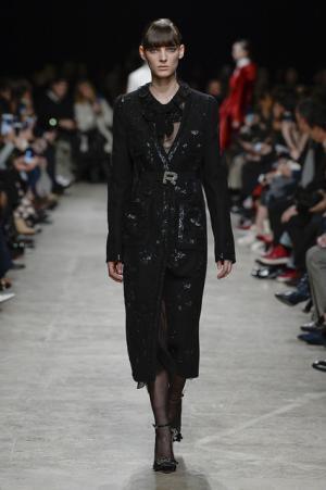 ロシャス、かつてのブルジョワの装いを現代へ昇華【2017-18秋冬ウィメンズ】
