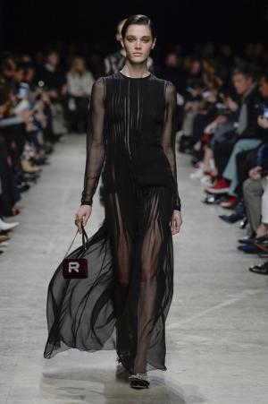 ロシャス、かつてのブルジョワの装いを現代へ昇華【2017-18秋冬ウィメンズ】