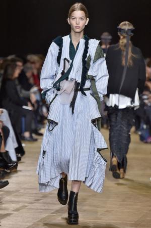 留まることなきハイブリッド、躍動するサカイのワードローブ【2017-18秋冬ウィメンズ】