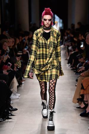 ジュンヤワタナベ、ファッションヒストリーの英国ロック的解釈【2017-18秋冬コレクション】