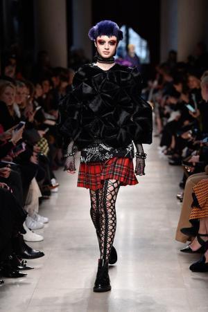 ジュンヤワタナベ、ファッションヒストリーの英国ロック的解釈【2017-18秋冬コレクション】