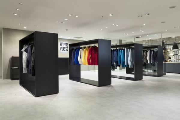 オム プリッセ イッセイ ミヤケが博多阪急に新店舗をオープン、九州地区の百貨店では初