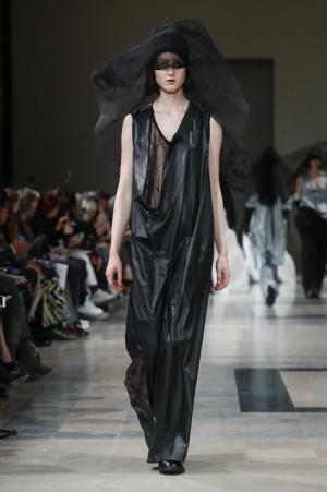 アン ドゥムルメステール、軽やかに甘く【2017-18秋冬ウィメンズ】