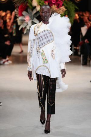 ヴィクター＆ロルフ、不完全なコラージュに宿る美【2017春夏クチュール】