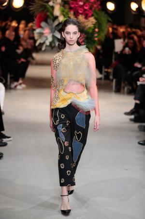 ヴィクター＆ロルフ、不完全なコラージュに宿る美【2017春夏クチュール】