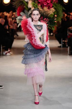 ヴィクター＆ロルフ、不完全なコラージュに宿る美【2017春夏クチュール】