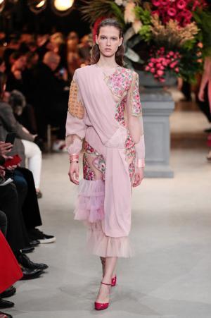 ヴィクター＆ロルフ、不完全なコラージュに宿る美【2017春夏クチュール】