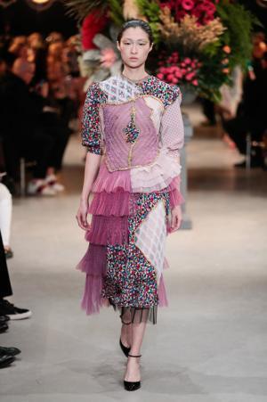 ヴィクター＆ロルフ、不完全なコラージュに宿る美【2017春夏クチュール】