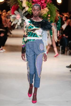 ヴィクター＆ロルフ、不完全なコラージュに宿る美【2017春夏クチュール】