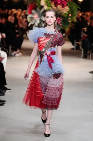 ヴィクター＆ロルフ、不完全なコラージュに宿る美【2017春夏クチュール】