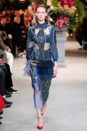 ヴィクター＆ロルフ、不完全なコラージュに宿る美【2017春夏クチュール】