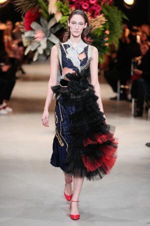 ヴィクター＆ロルフ、不完全なコラージュに宿る美【2017春夏クチュール】