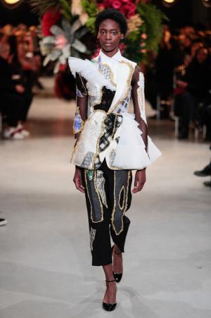 ヴィクター＆ロルフ、不完全なコラージュに宿る美【2017春夏クチュール】