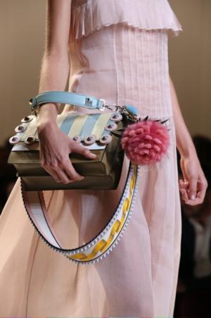 フェンディより「フェンディフルーツ」が登場。パイナップルやラズベリーのファーチャーム