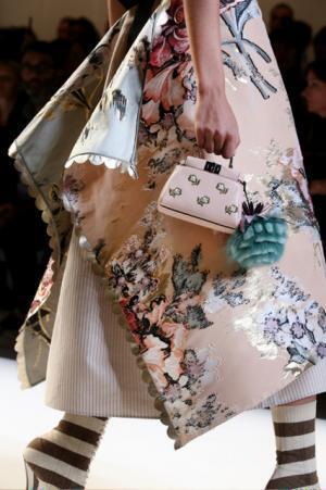 フェンディより「フェンディフルーツ」が登場。パイナップルやラズベリーのファーチャーム