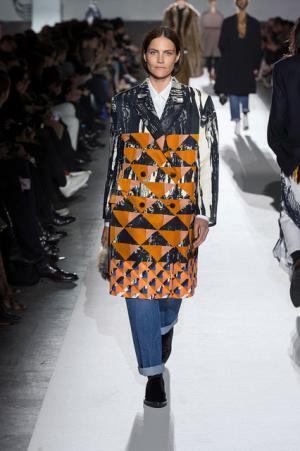 ドリス ヴァン ノッテン100回目のショー、往年のトップモデルがランウェイに【2017-18秋冬ウィメンズ】