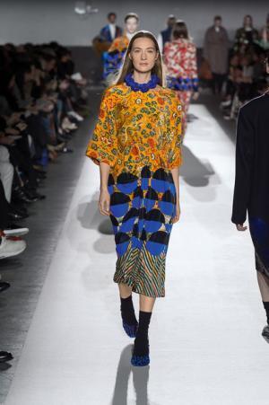 ドリス ヴァン ノッテン100回目のショー、往年のトップモデルがランウェイに【2017-18秋冬ウィメンズ】